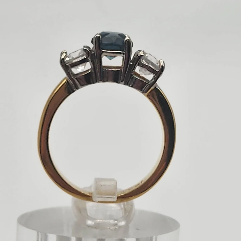 Vintage 18KT HGE Blue & Clear Cubic Zirconia Ring (7)